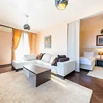 Alexandar Lux Hotel 4*