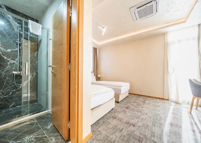 Alexandar Lux Hotell