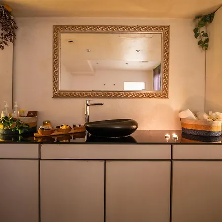 Alexandar Lux Hotel 4*