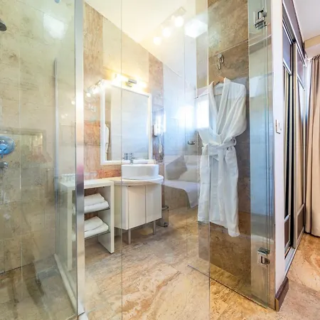 Alexandar Lux Hotel