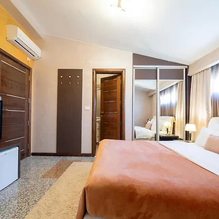 Alexandar Lux Szálloda Podgorica