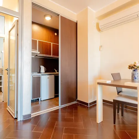 Alexandar Lux 4* Podgoriçe
