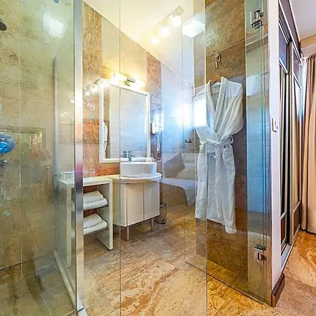 Alexandar Lux Hotel 4*