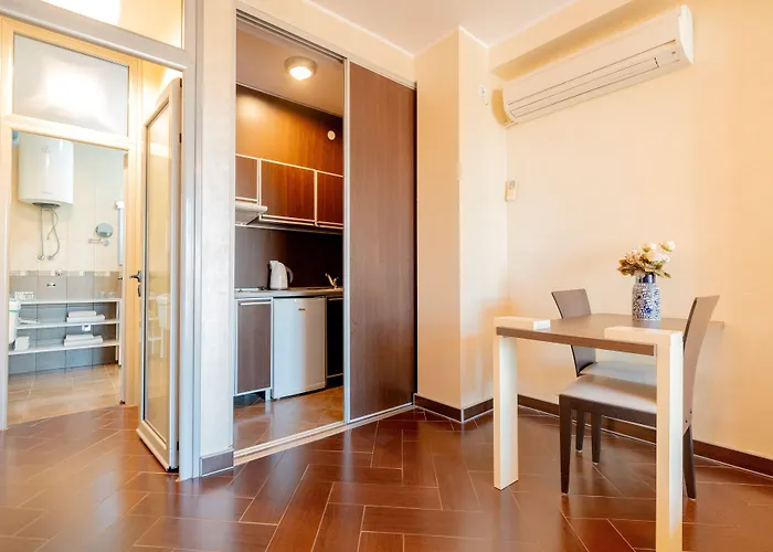 Alexandar Lux 4* Podgoriçe