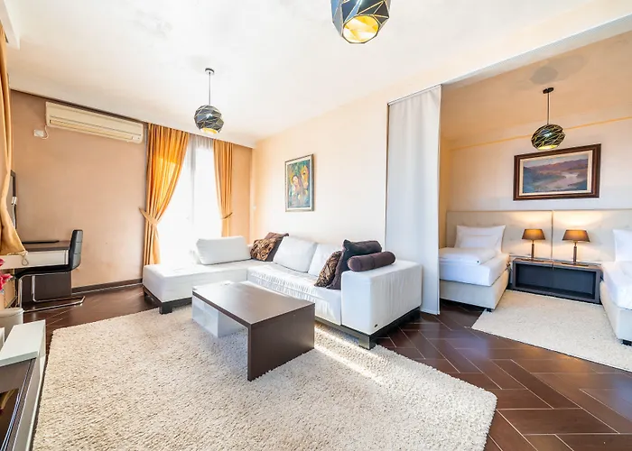 Alexandar Lux Otel 4*